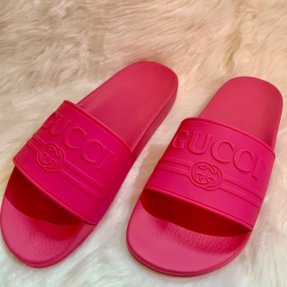 SOLD Gucci Rubber Pink Logo Slides - Picture 3 of 10